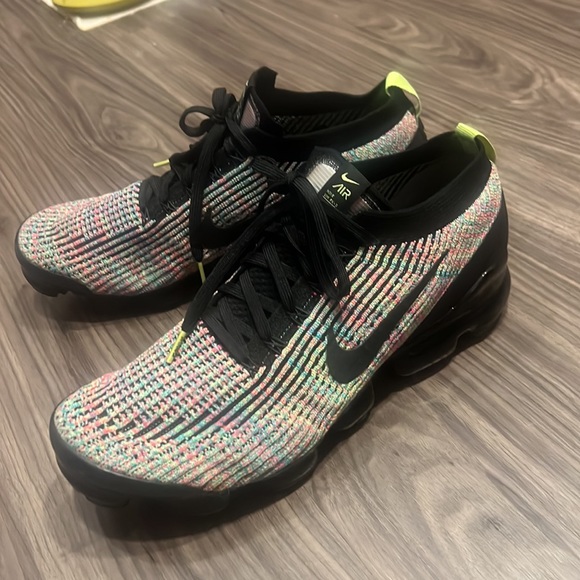 NIKE Vapormax Flynit 3 - Multi color - Picture 2 of 9